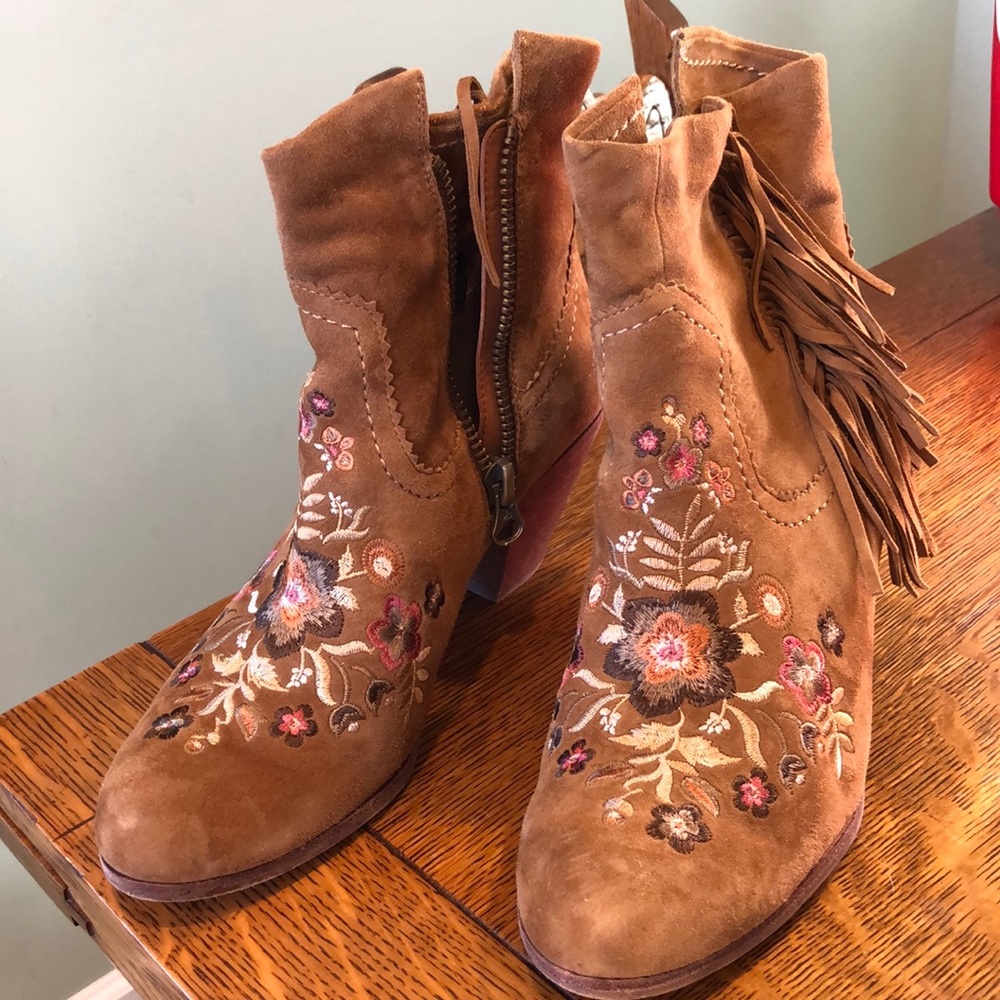 Tan suede, embroidered, fringed booties.
